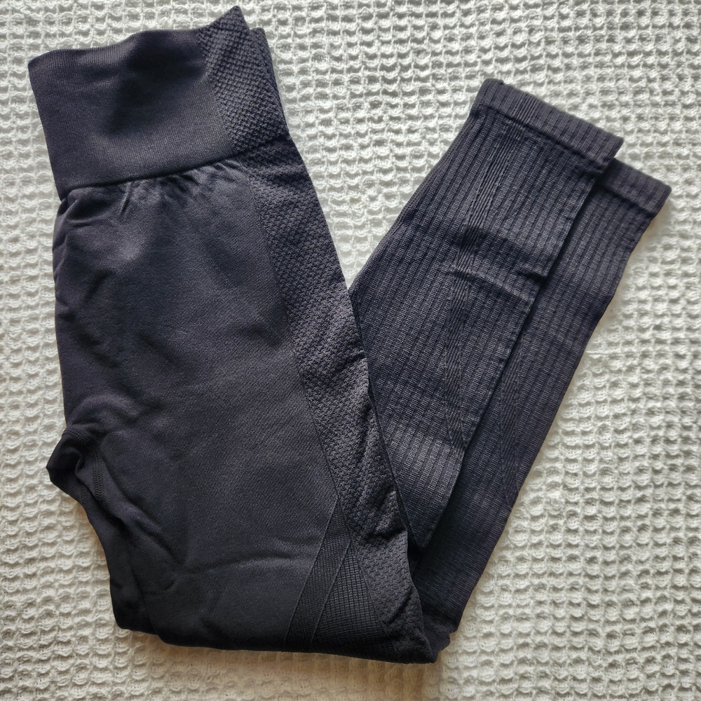 Black leggings